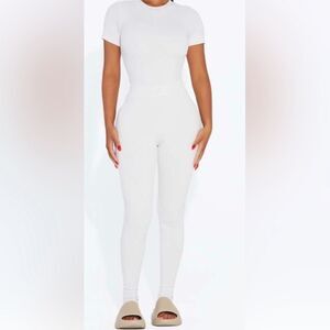 Naked Wardrobe ribbed leggings Off White size M NWT in packaging